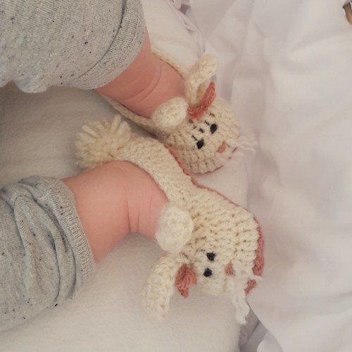 Babyschuhe Haeschen Ostern