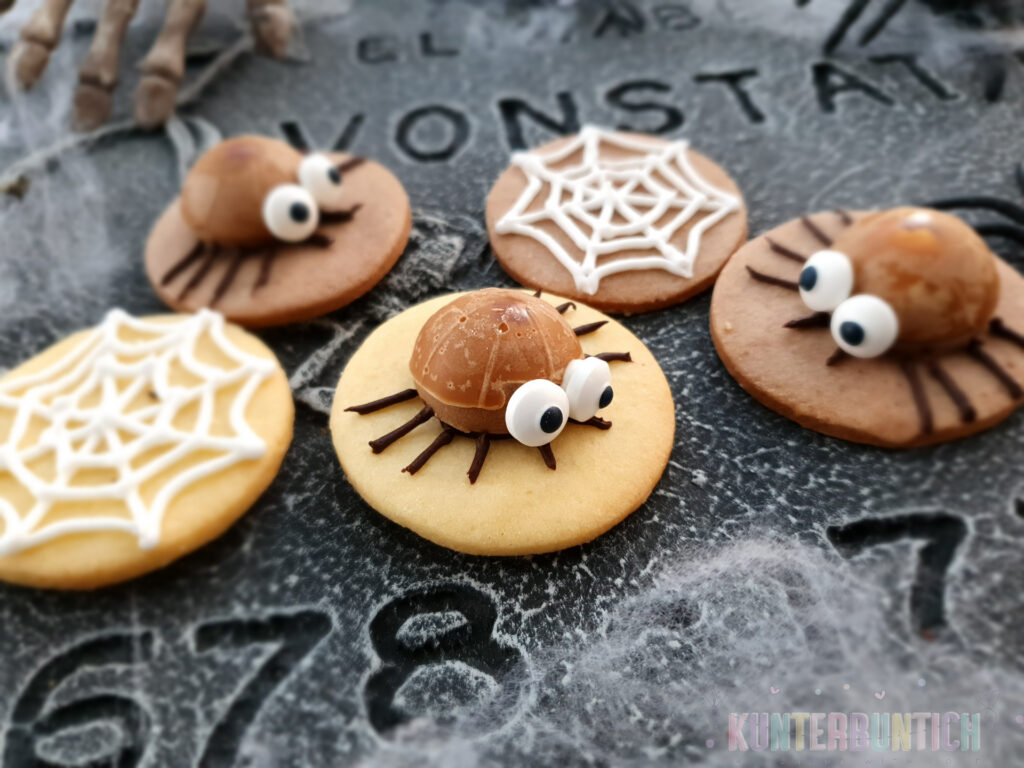 Halloweenkekse Toffifee-Spinnen